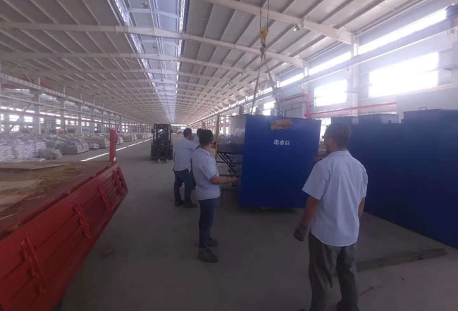 污水設備吊裝完成