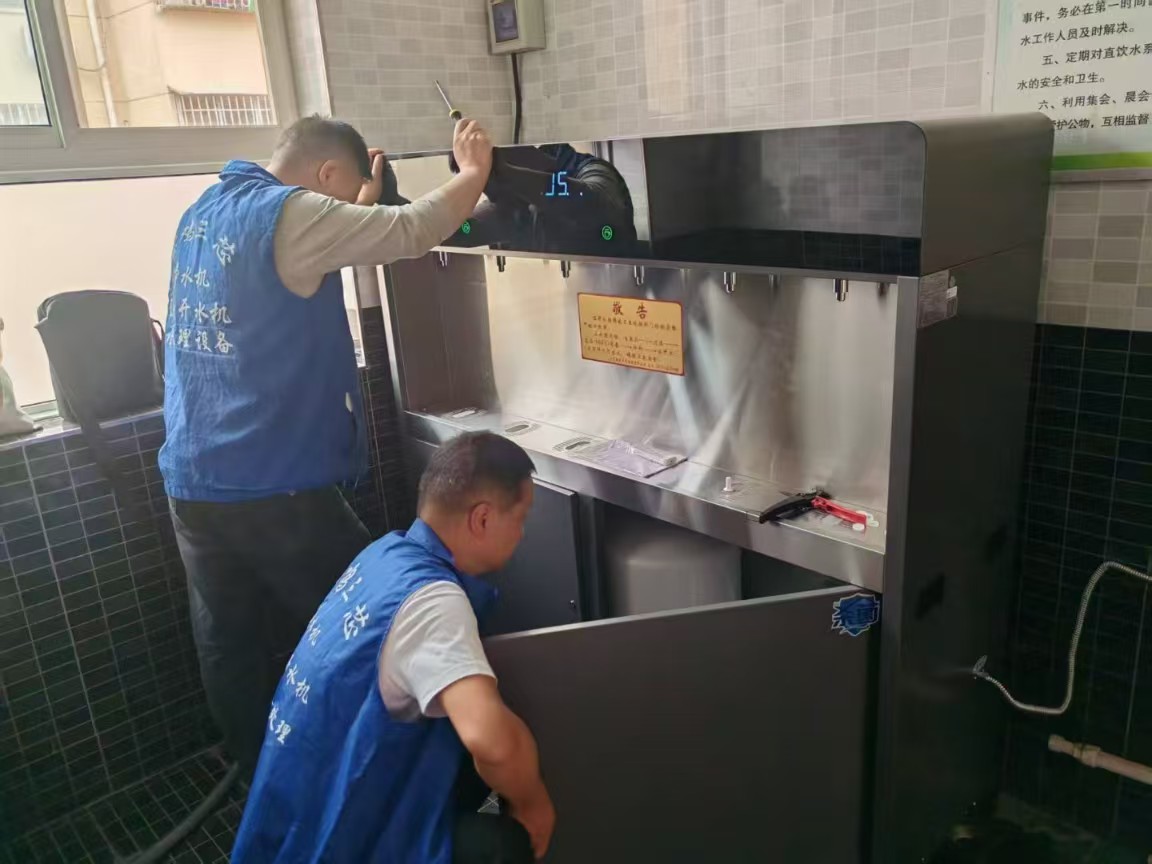 校園飲水升級(jí)！新民路小學(xué)直飲機(jī)煥新守護(hù)童真