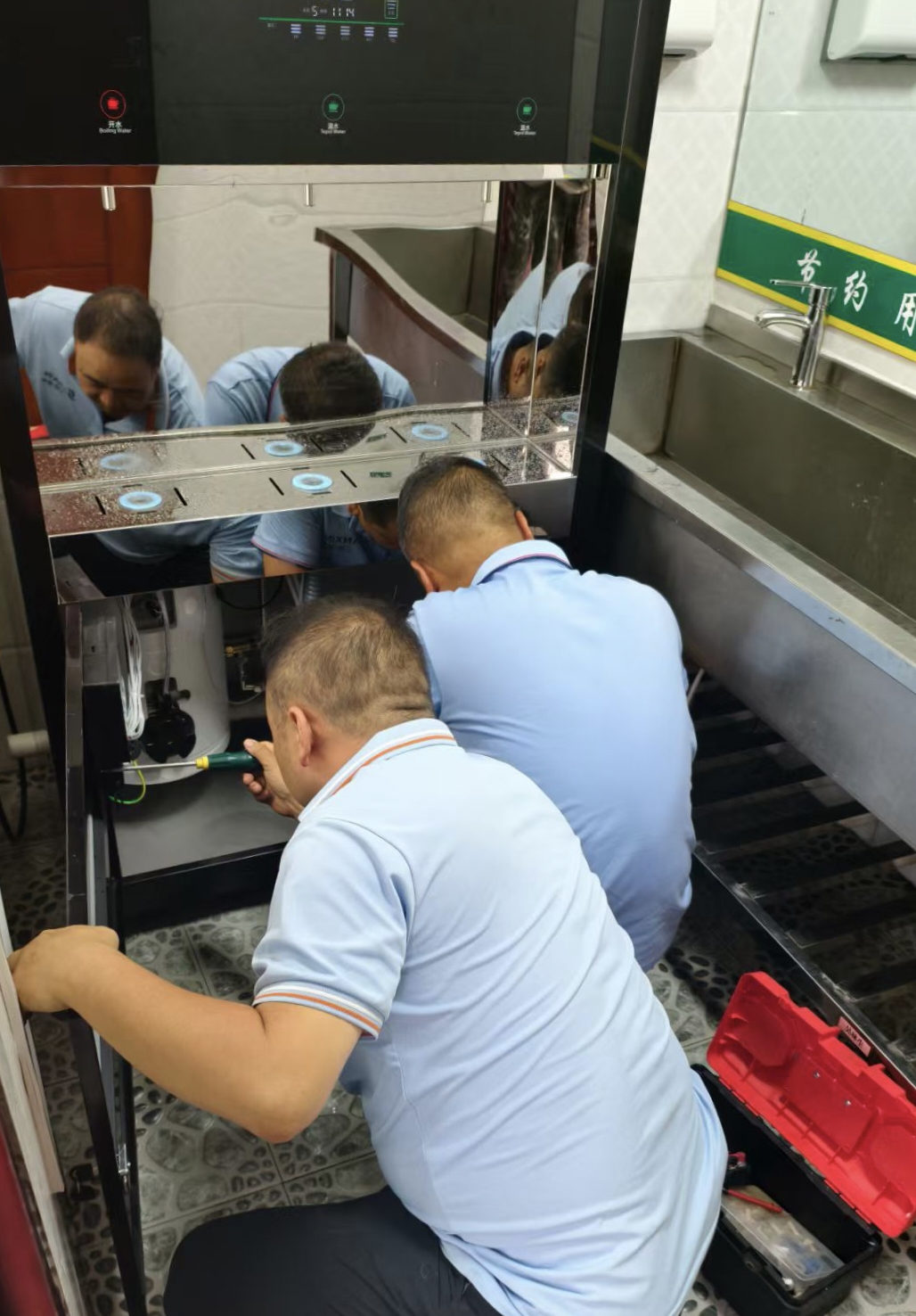 公安局派出所直飲水設備施工完成 公安局派出所直飲水設備施工完成