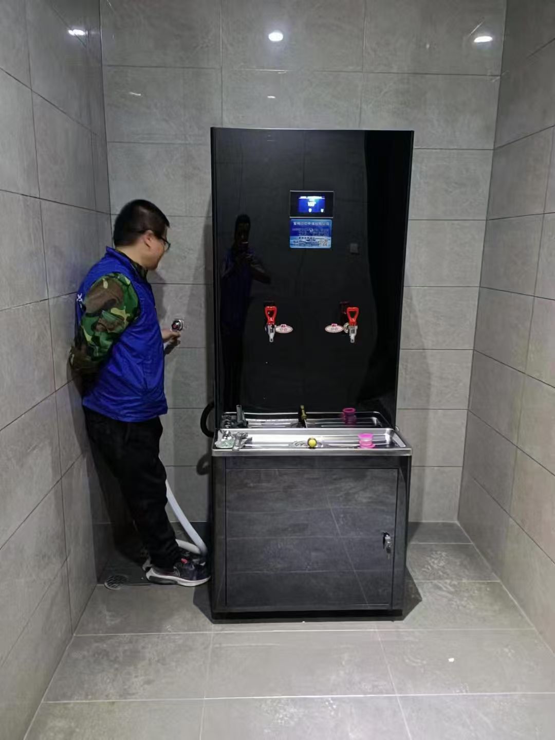 西北農林科技大學首批23臺開水機安裝成功